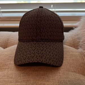 Michael Kors 🧢
